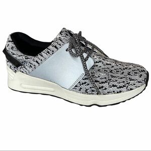 Madden Girl “Airratic” Shoes. Size 7